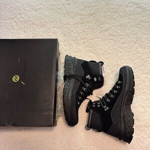 ZeroGrand Black Hiking Boots